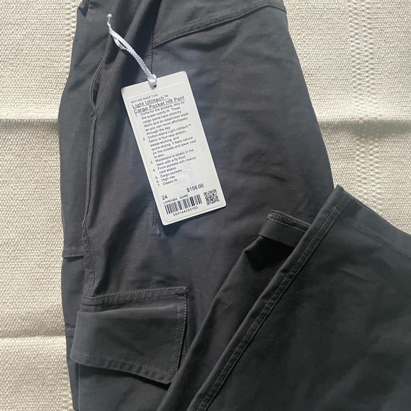 Lululemon Cargo Pants - Picture 5 of 8